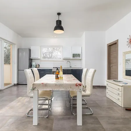 In With Kitchen