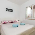 2 Bedroom Gorgeous In *