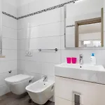Apartment 2 Bedroom Gorgeous In *