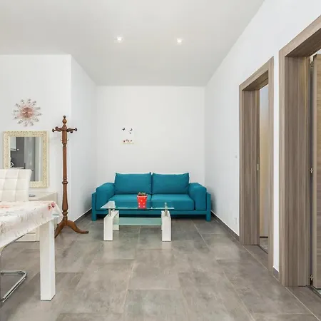 2 Bedroom Gorgeous In